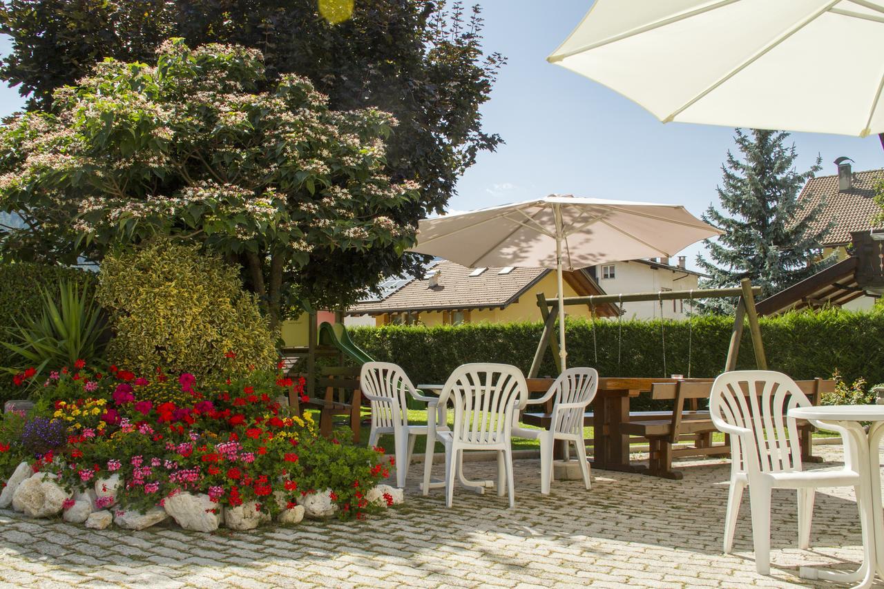 Hotel Genzianella Ziano Di Fiemme Exterior photo